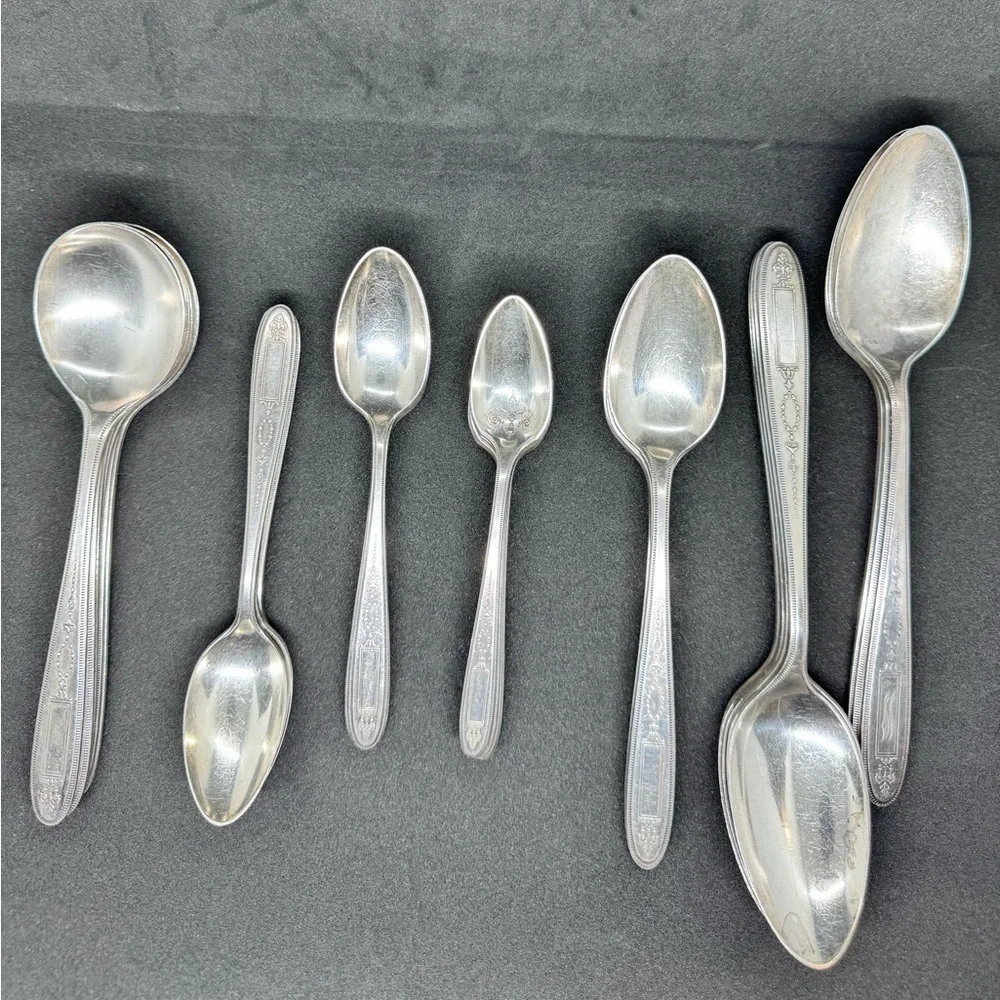 Antique 1920s Community “Grosvenor” Silverplate Spoons by Oneida